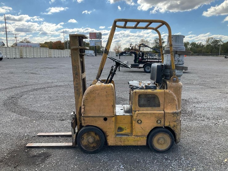 #1351-•-allis-chalmers-forklift-image-2