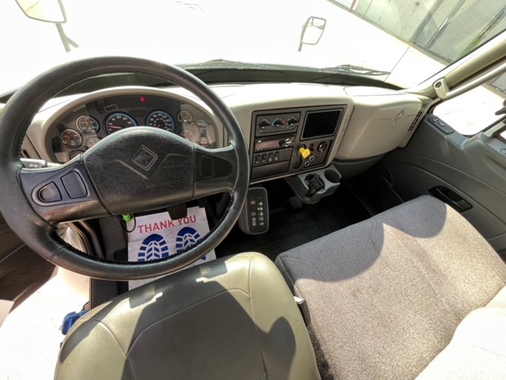 2019-international-durastar-4300-image-18