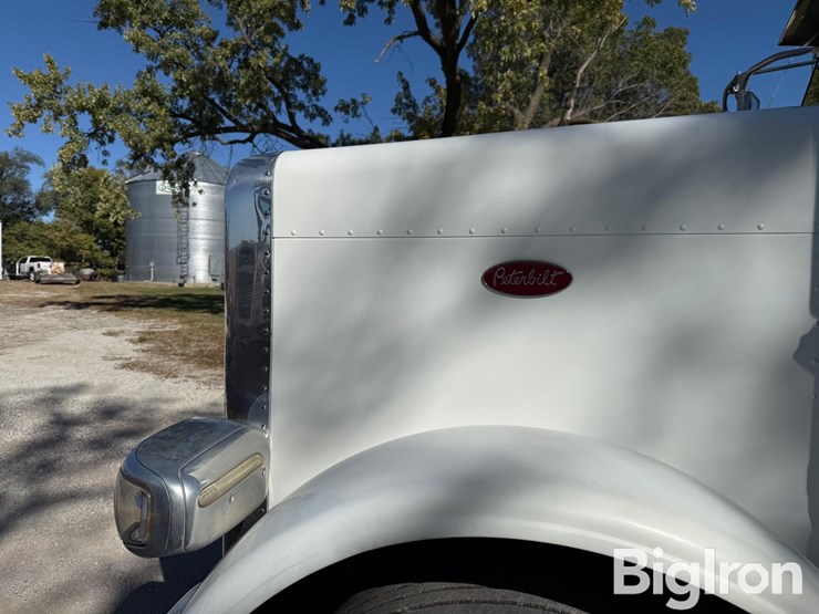 2008-peterbilt-388-image-16