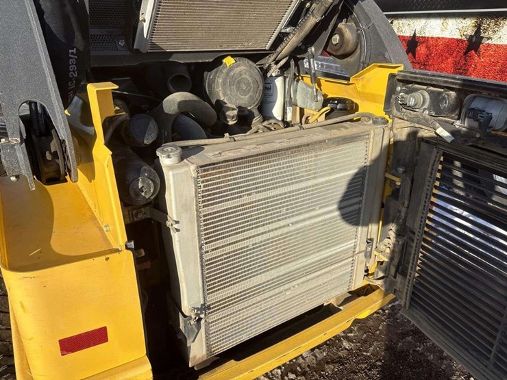 new-holland-l328-image-14