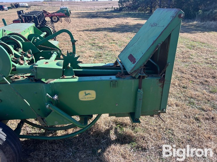 john-deere-24t-image-9
