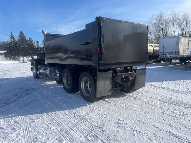 #1156-•-1987-mack-dump-truck-(has-mn-title)-image-4