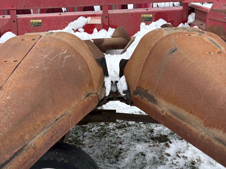 international-883-image-8