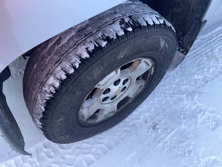 #1158-•-2013-silverado-1500-pickup-truck-(has-mn-title)-image-11