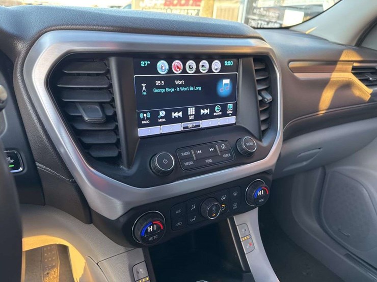 2017-gmc-acadia-slt-image-22