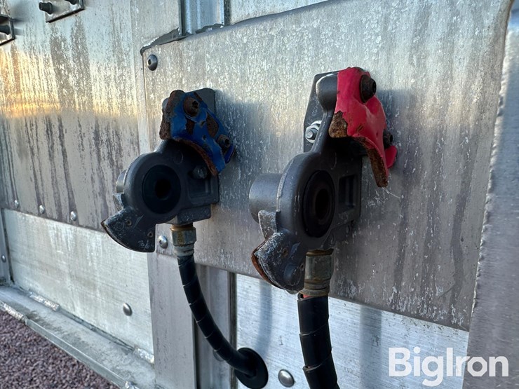 2019-eby-livestock-trailer-image-16