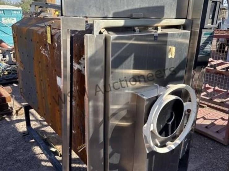 amsco-3053-vacamatic-autoclave-image-1