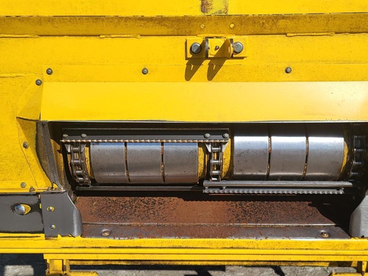 new-holland-cr9040-image-9