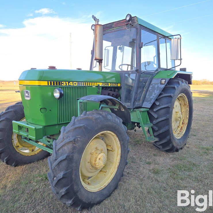 JOHN DEERE 3140