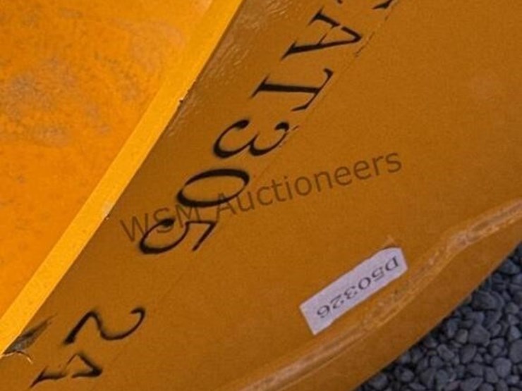 caterpillar-305-image-6