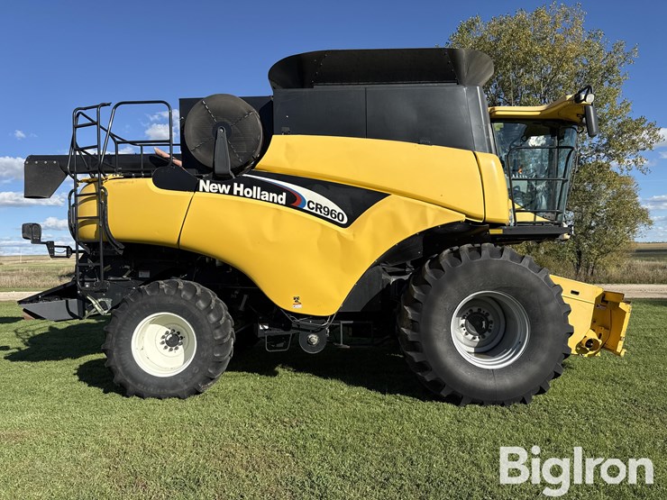 new-holland-cr960-image-4