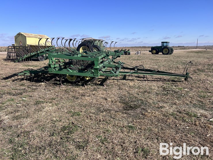 john-deere-1010-image-4