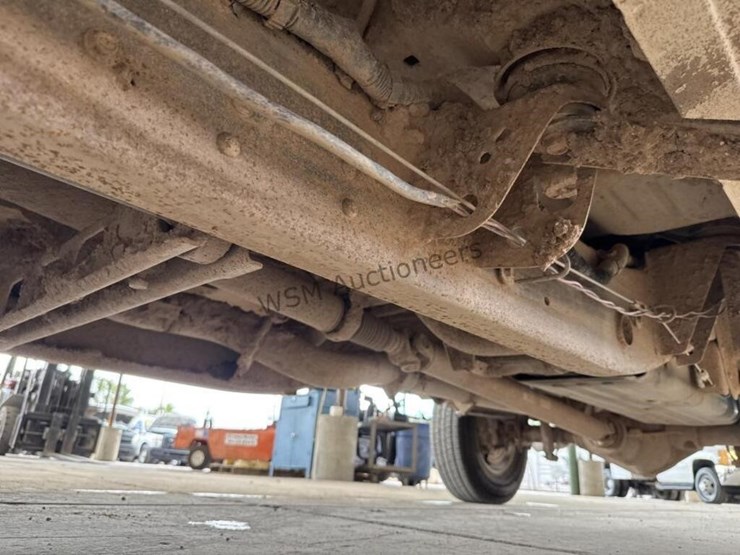 chevrolet-silverado-2500hd-image-32