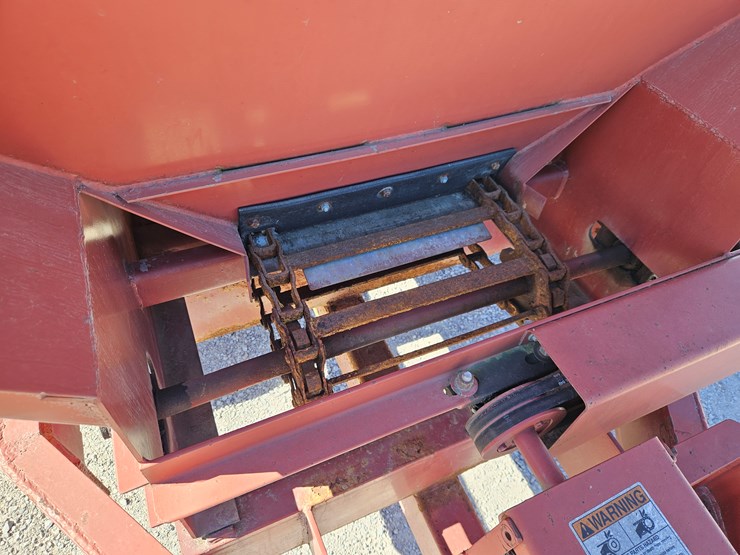 #203750-•-bbi-10-litter-spreader-image-4