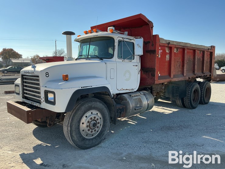 2000-mack-rd688s-image-1
