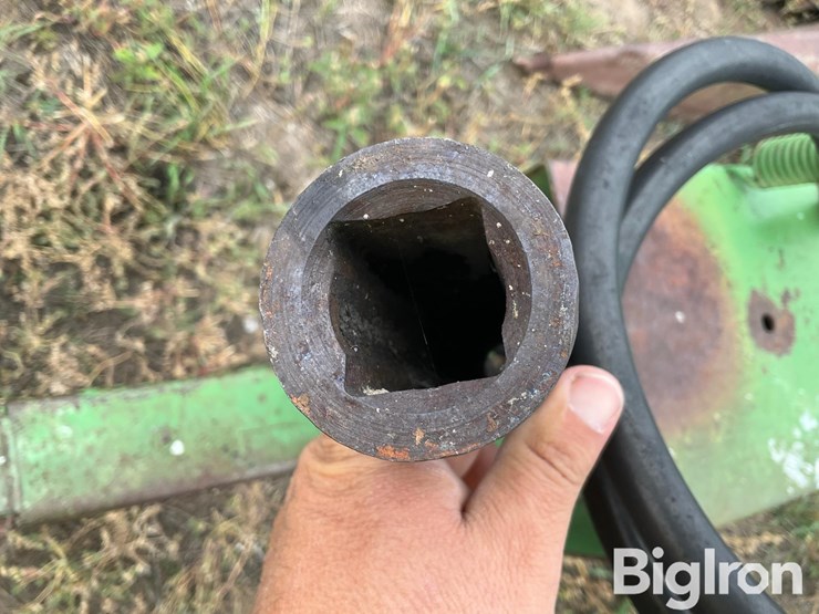 john-deere-300-image-10