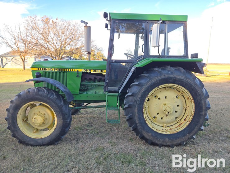 john-deere-3140-image-8