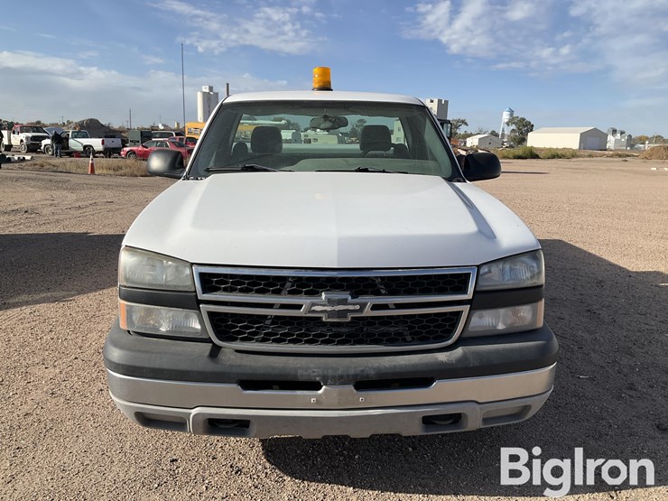 2006-chevrolet-1500-image-2