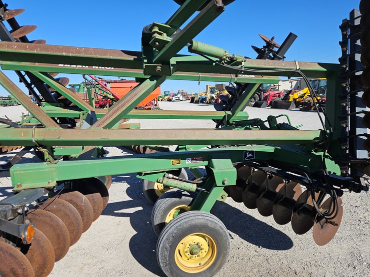 john-deere-630-image-7