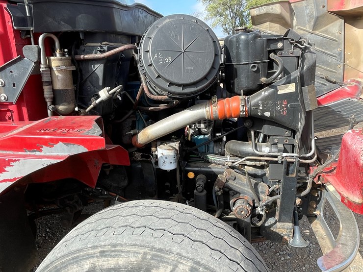 international-7400-image-13