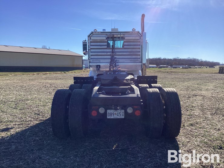 2014-peterbilt-384-image-6