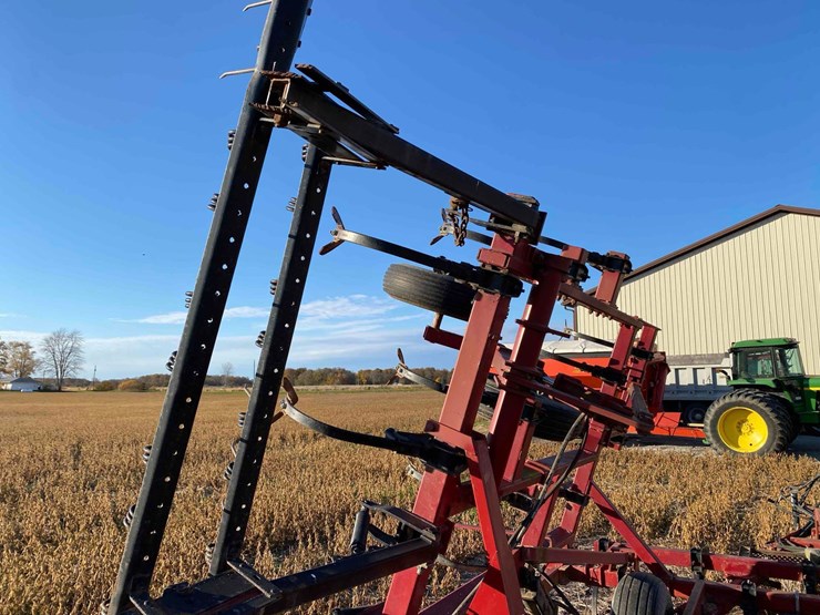 case-ih-4300-image-11