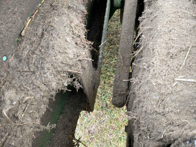 john-deere-328-image-9