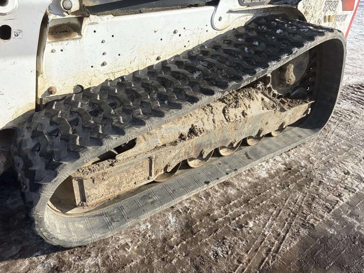 2018-bobcat-t740-image-8