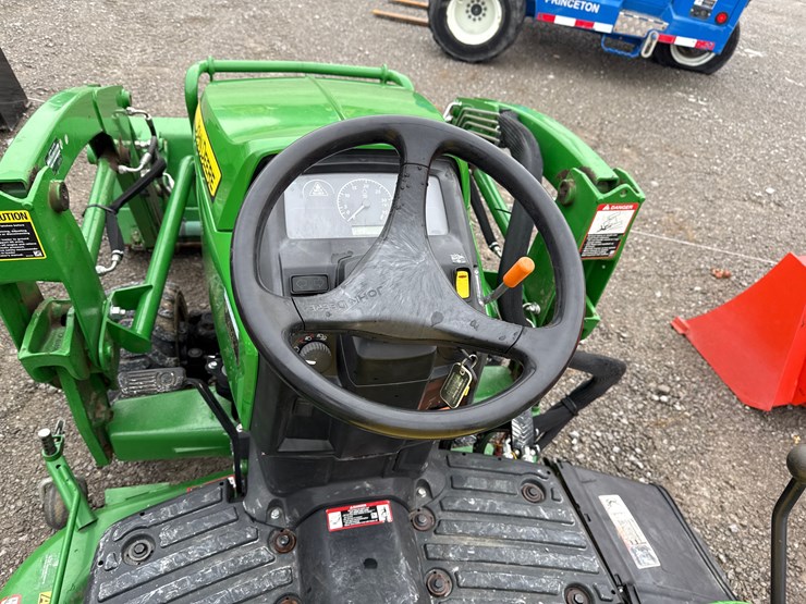 john-deere-1023e-image-21