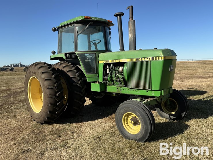 john-deere-4440-image-3