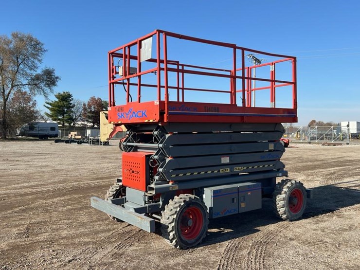 skyjack-sj8243rt-image-1