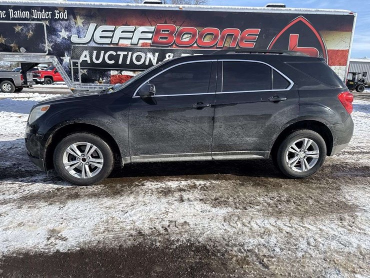 2015-chevrolet-equinox-lt-image-2