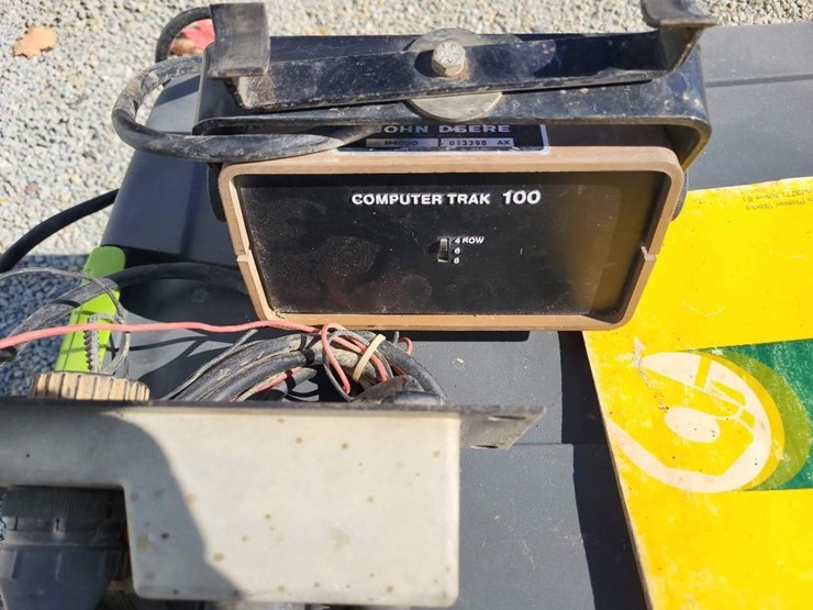 john-deere-7000-image-37