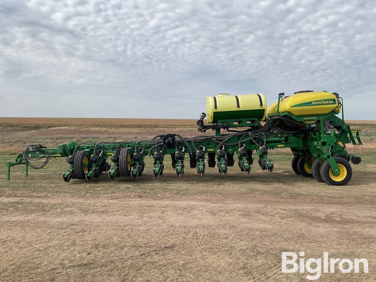 john-deere-1775nt-image-8