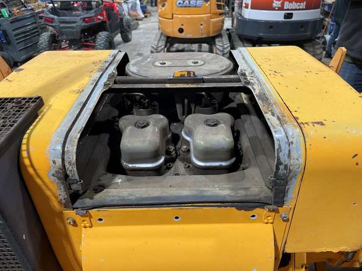 #7469-•-2002-l700-st-leeboy-asphalt-paver-image-31