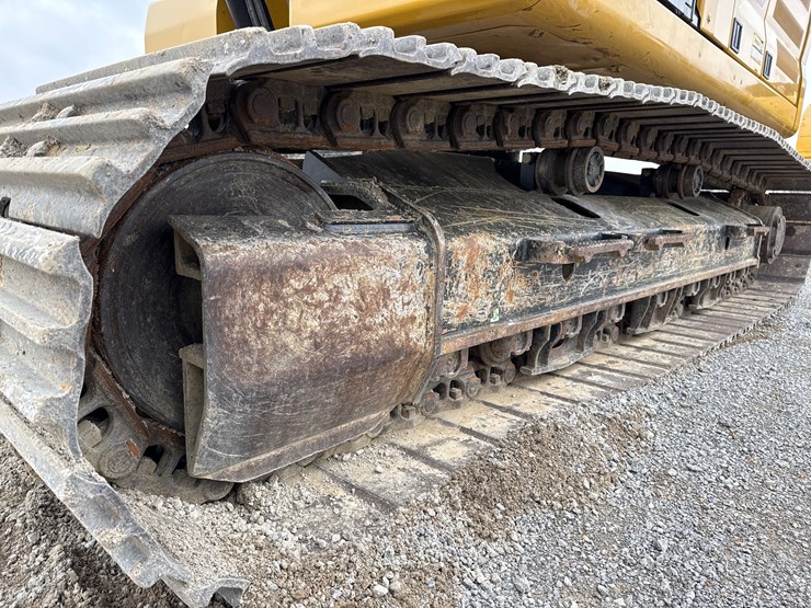 caterpillar-330-image-10