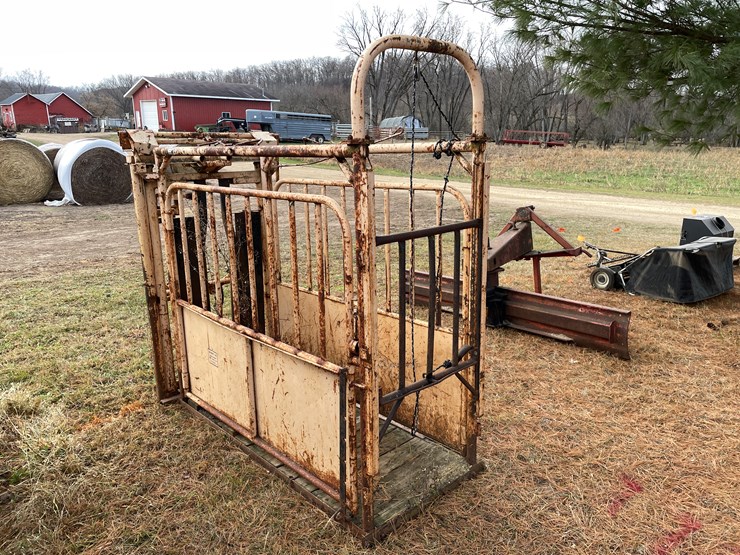 #207-•-for-most-cattle-chute-with-head-gate-(boyceville,-wi)-image-5