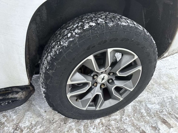 2013-chevrolet-tahoe-image-9