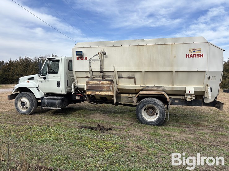 international-7400-image-8