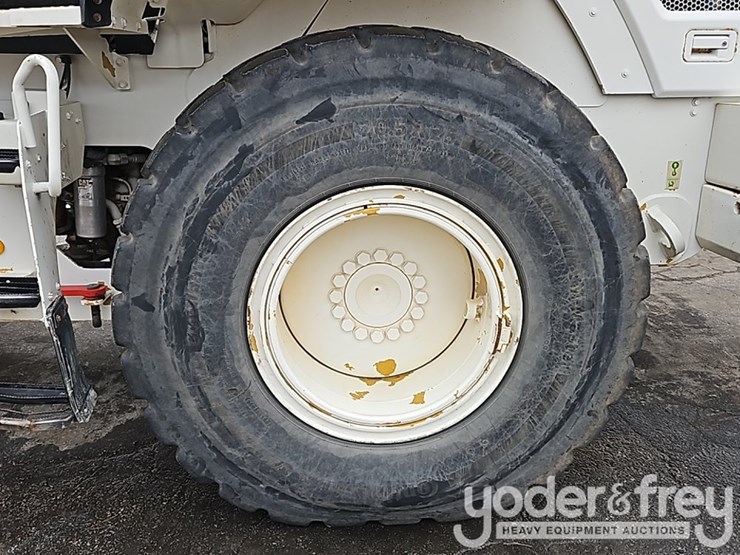 2014-caterpillar-930k-image-9