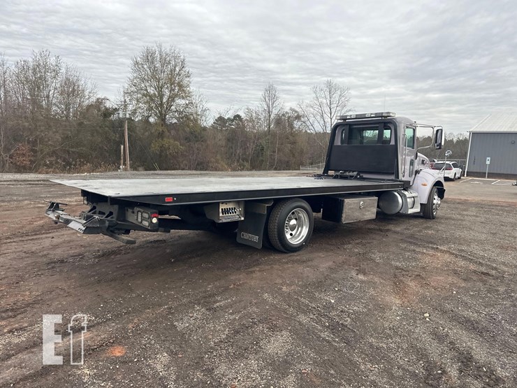 peterbilt-337-image-5