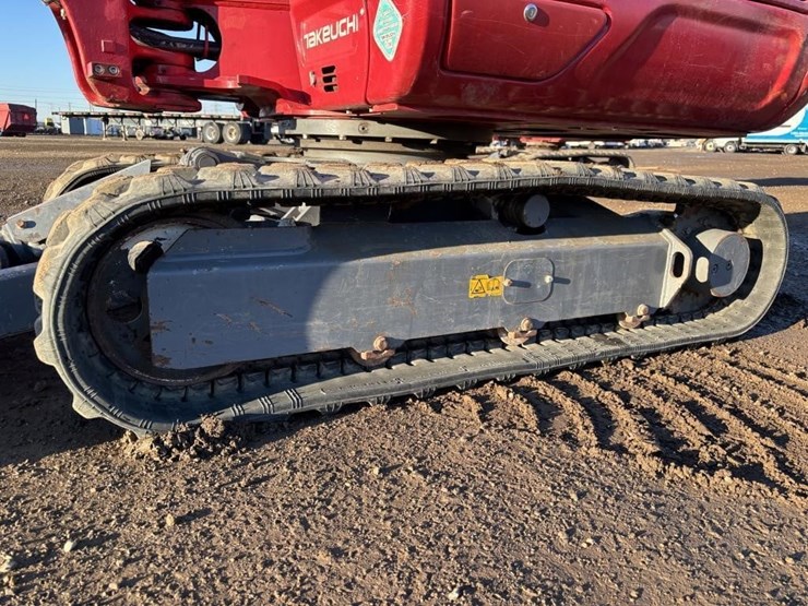 takeuchi-tb230-image-21