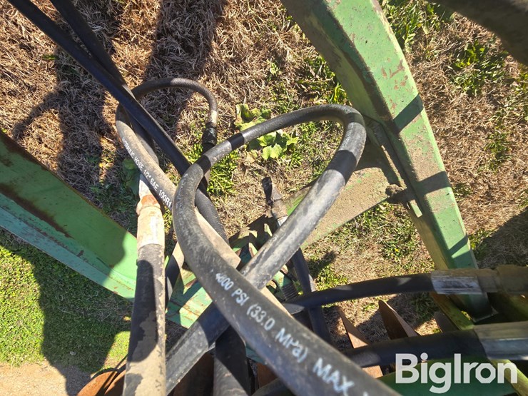 john-deere-230-image-17