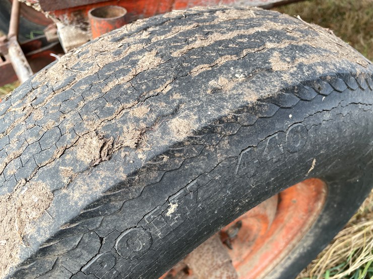 #206-•-kory-gravity-box-on-running-gear-(boyceville,-wi)-image-14