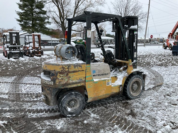 mitsubishi-fg30-image-5