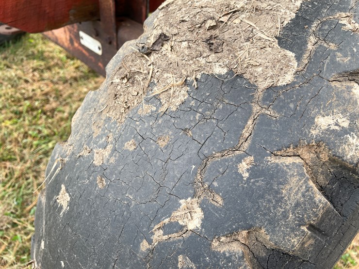 #205-•-j&m-gravity-box-on-running-gear-(boyceville,-wi)-image-34