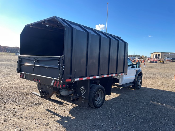 2010-ford-f550-image-3