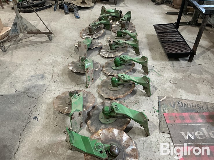 john-deere-row-openers-image-6