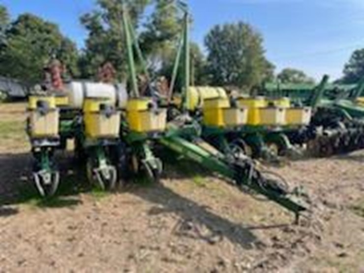 john-deere-7200-image-1