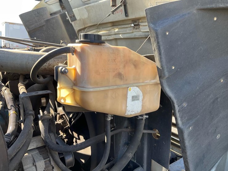 2001-international-4900-image-94